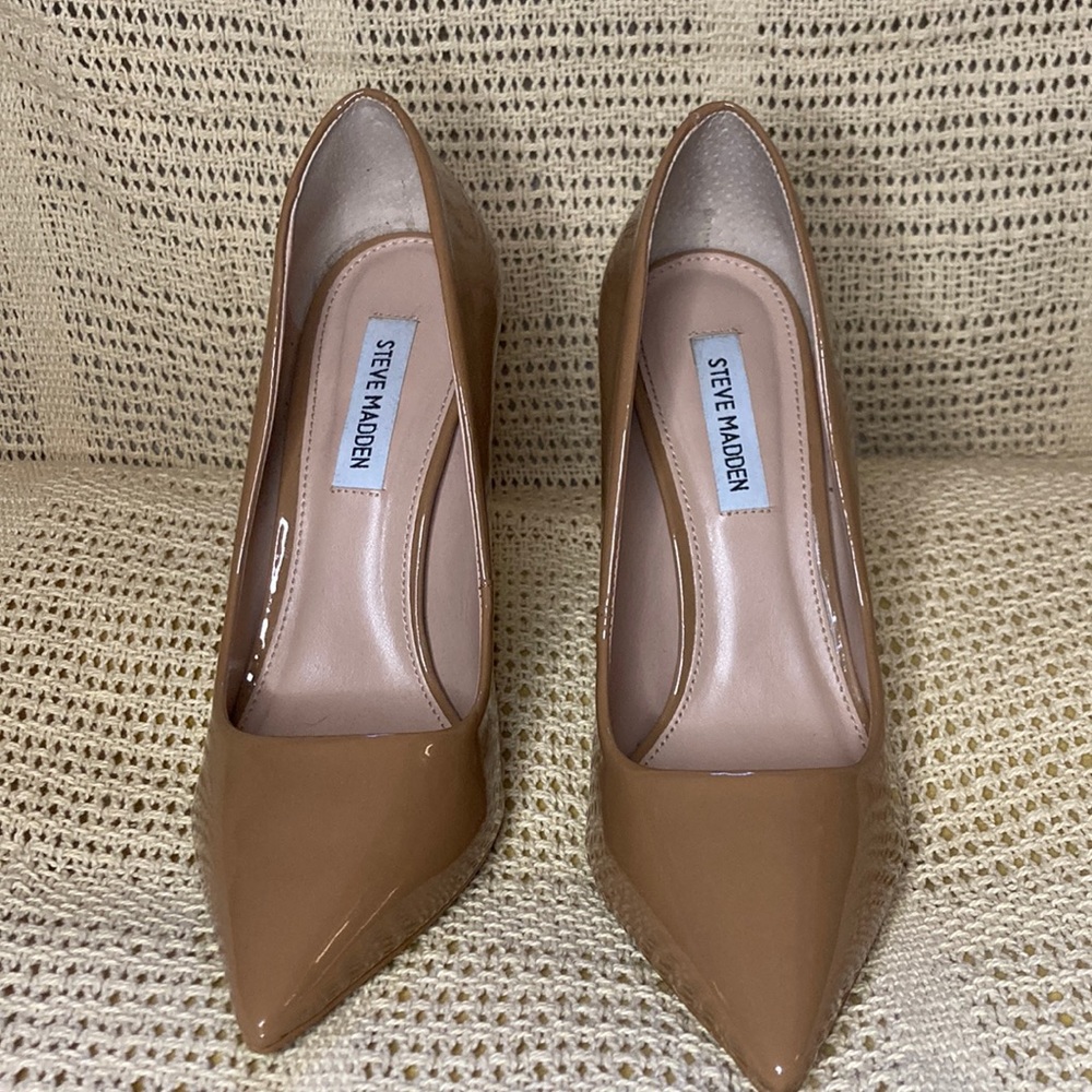 Steve Madden *Nude heels sz.7.5